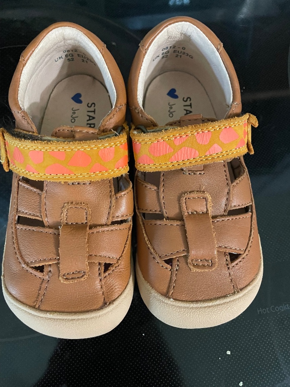 Jojomaman Bebe ‘start right’ leather giraffe sandal size 23